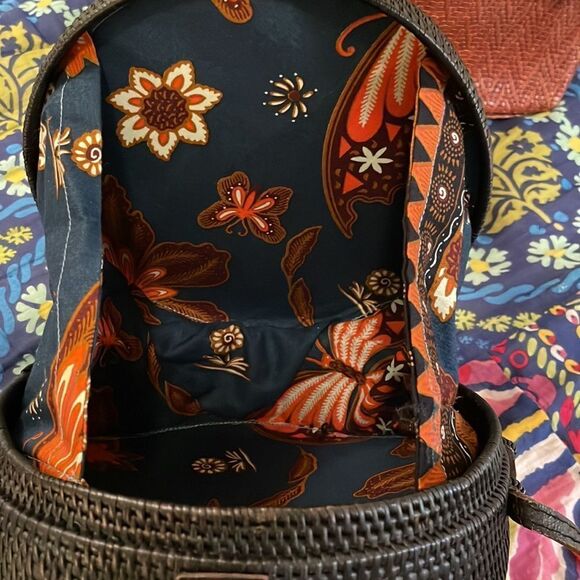 Woven Crossbody Purse - Picture 6 of 6